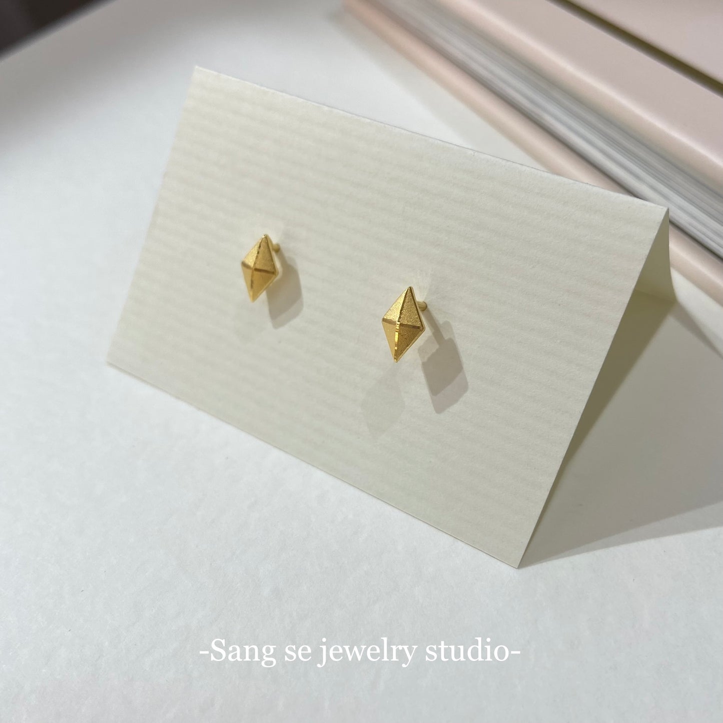 ใ้ชๅฐๅฐๆถ่ณ็ฐ๐ผ๐๐ ๐๐๐ฆ๐ ๐ก๐๐ ๐๐๐๐๐๐๐๐ ใๆฐ็ณปๅ-24k้ป้่ณ็ฐ-ๆพๅฎค่ฒด้ๅฑฌ