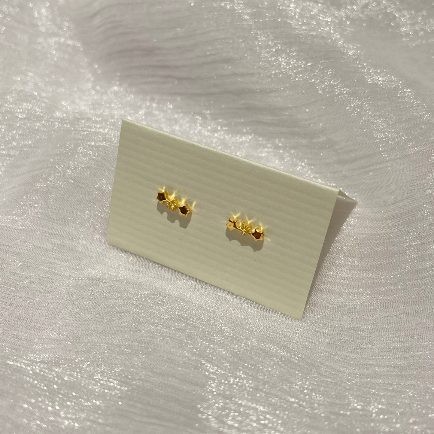 松室貴金屬-情人節禮物-黃金耳環【幸運三連星𝘓𝘶𝘤𝘬𝘺 𝘴𝘵𝘢𝘳𝘴】