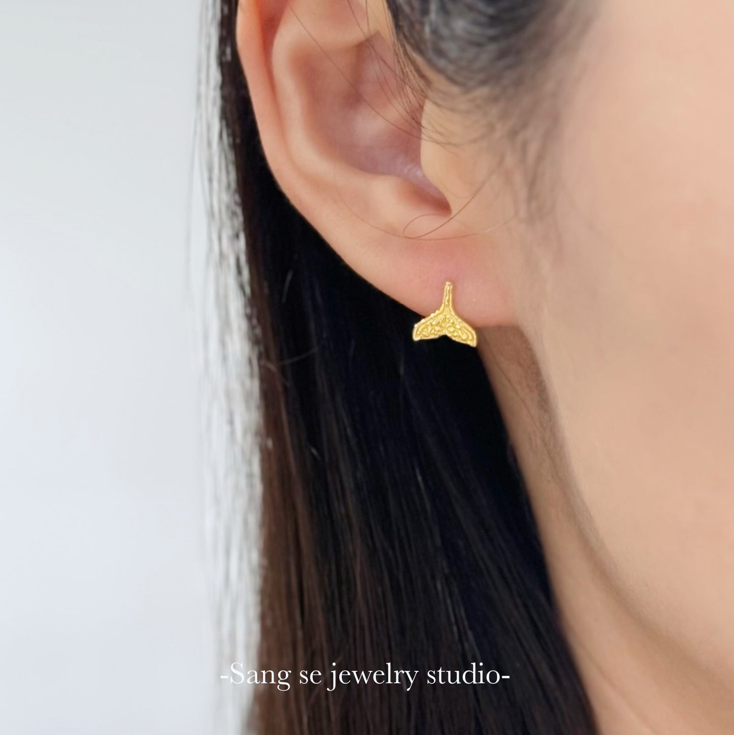 鯨魚尾巴 𝖶𝗁𝖺𝗅𝖾 𝖳𝖺𝗂𝗅，黃金耳環